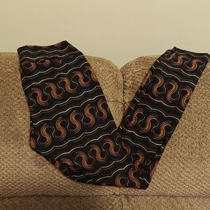 Nwot's Rainbow Swirl Pattern Lularoe OS Leggings